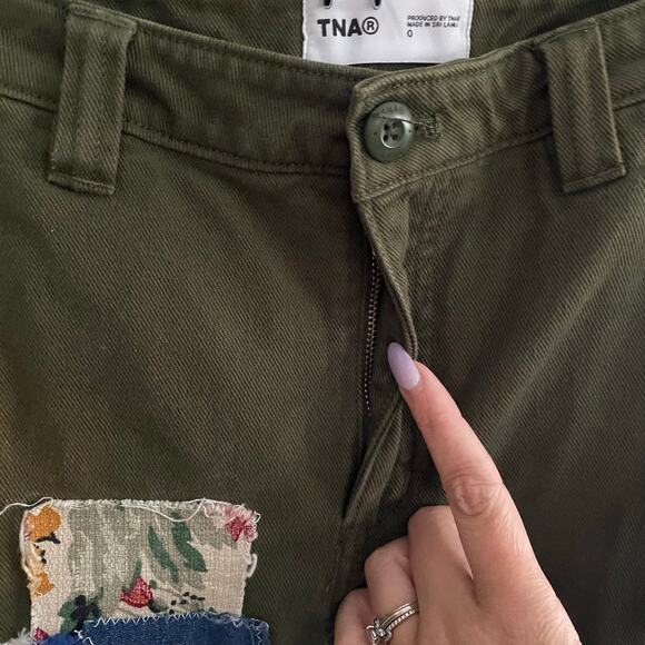 TNA Aritzia Green Straight Leg Cargo Patchwork Pants High Rise Reworked Women 0 - Picture 5 of 12